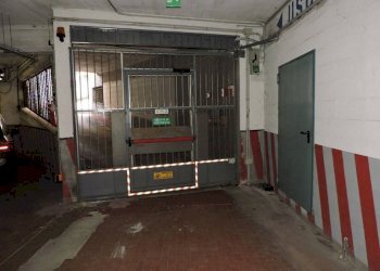 entrata - Box via Antonio Cantore, 8h, Genova (zona Sampierdarena) - foto 7