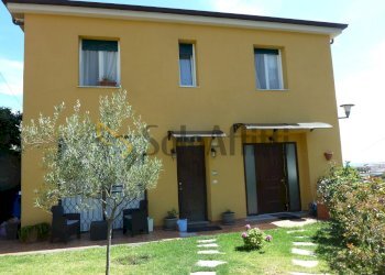Ingresso esterno - Three-room apartment Via Ortassi 44, Santo Stefano al Mare - photo 2