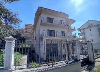 facciata - Villa Via dei Frentani 60, Chieti - foto 30