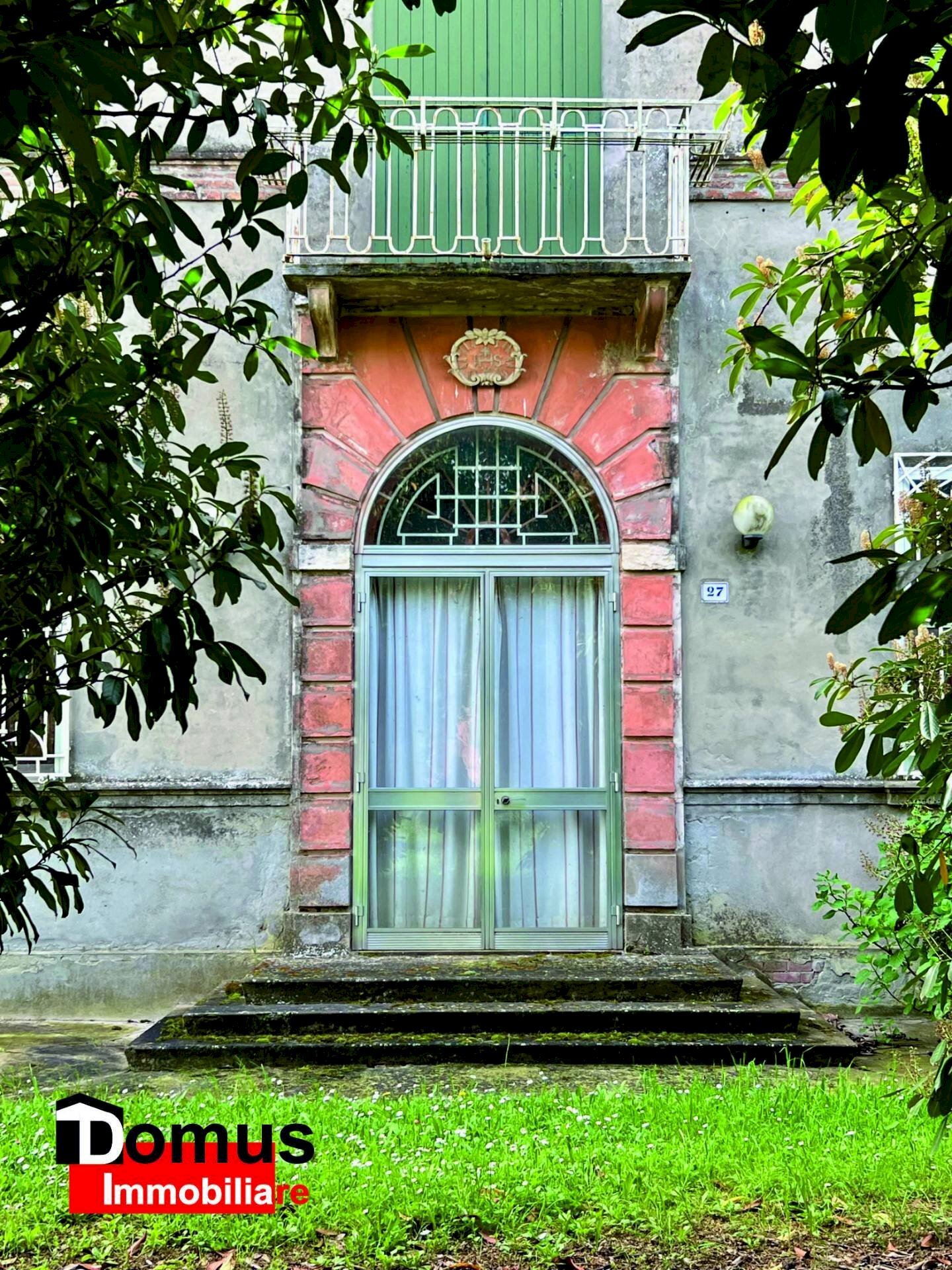 Villa Ferrara (neighborhood Contrapò) - photo 2