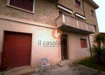 Facciata - Appartamento via Castello, Colli al Metauro - foto 2