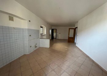 Stanza non arredata - Four-room apartment piazza Santa Maria Maggiore, Mondovì - photo 4