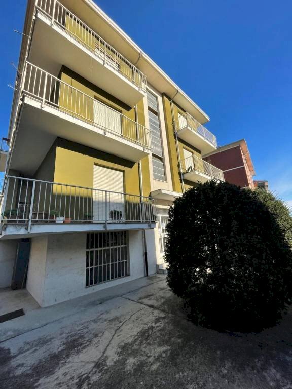 ext - Stable - Palace via Gioacchino Rossini, 4, Valenza - photo 1