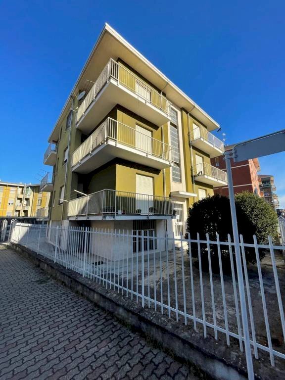 ext - Stable - Palace via Gioacchino Rossini, 4, Valenza - photo 3