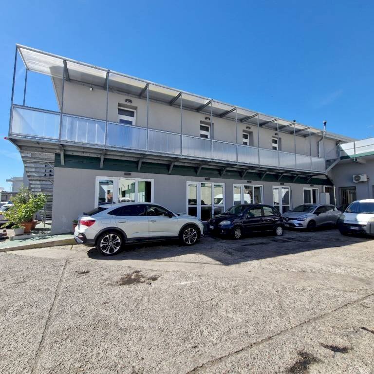 Facciata - Capannone via San Martino, Rho - foto 2