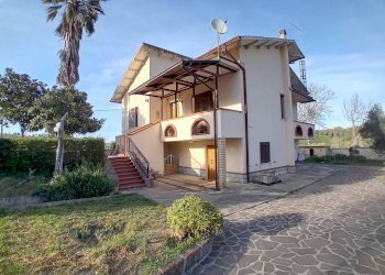 facciata - Villa Via dei Vigneti 29, Manoppello - foto 1
