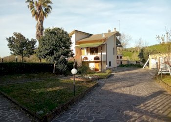 facciata - Villa Via dei Vigneti 29, Manoppello - foto 2