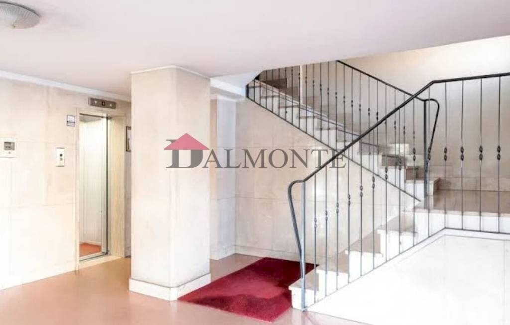 Interno palazzo - Two-room apartment Bologna (neighborhood Bolognina) - photo 2