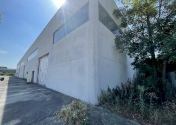 IMG_3351.jpeg - Magazzino Via delle Barazzine 9, Pieve Porto Morone - foto 10