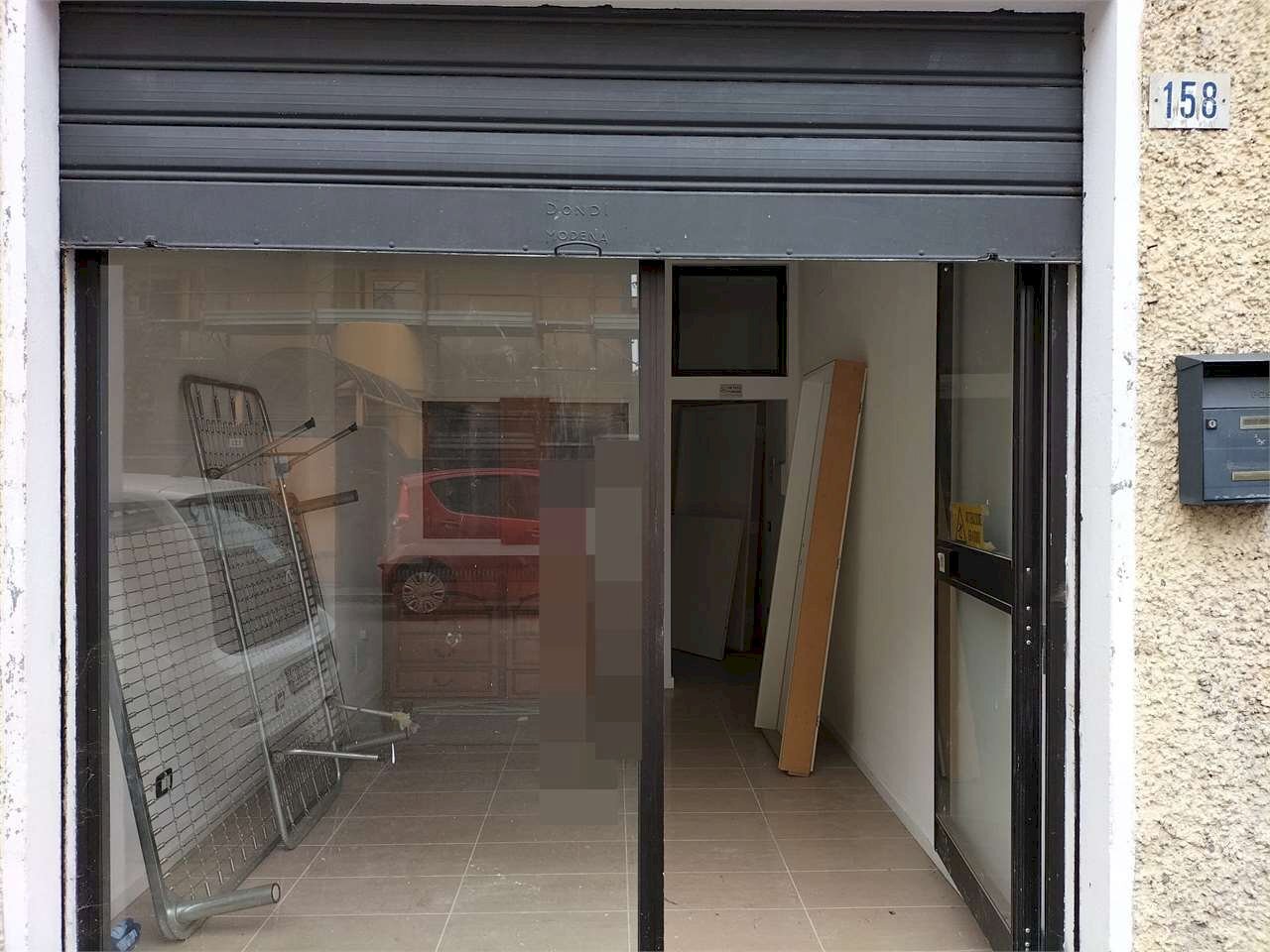 Negozio Modena (zona San Faustino) - foto 1