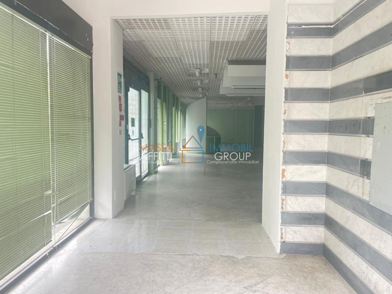 WhatsApp Image 2024-04-23 at 16.08.25.jpeg - Locale Commerciale Viale Roma 183, Massa - foto 1