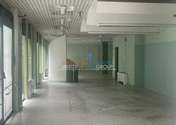 WhatsApp Image 2024-04-23 at 16.08.29.jpeg - Locale Commerciale Viale Roma 183, Massa - foto 3