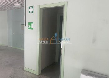 WhatsApp Image 2024-04-23 at 16.08.30 (3).jpeg - Locale Commerciale Viale Roma 183, Massa - foto 7