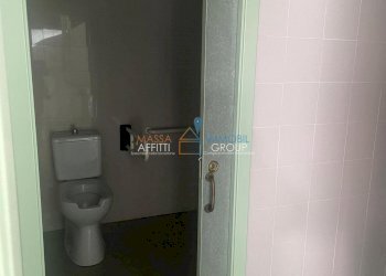 WhatsApp Image 2024-04-23 at 16.08.30 (4).jpeg - Locale Commerciale Viale Roma 183, Massa - foto 8