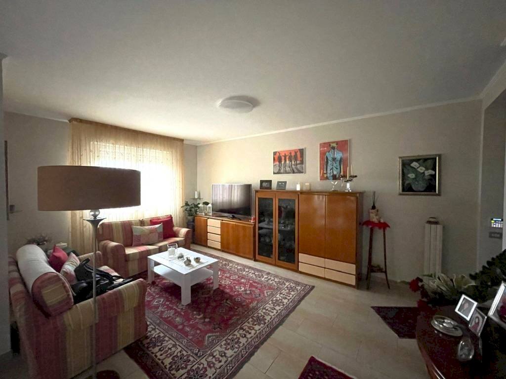 Three-room apartment Buccinasco - photo 2