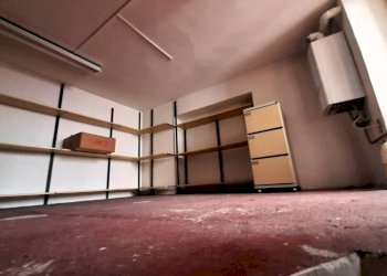 Interno non residenziale - Negozio via Alberto De Simoni, 39, Sondrio - foto 4