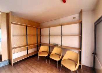 Stanza arredata - Negozio via Alberto De Simoni, 39, Sondrio - foto 7