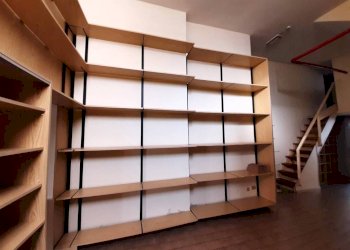 Interno non residenziale - Negozio via Alberto De Simoni, 39, Sondrio - foto 11