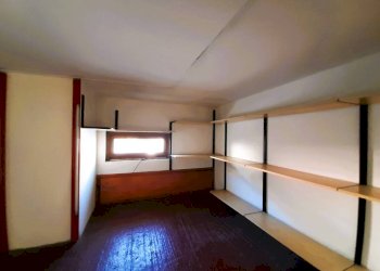 Stanza arredata - Negozio via Alberto De Simoni, 39, Sondrio - foto 13