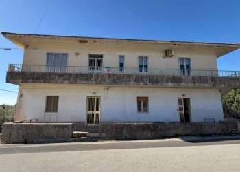 WhatsApp Image 2025-10-28 at 16.26.14 (33).jpeg - Casa indipendente Via Dente Crocicchia, Modica - foto 1