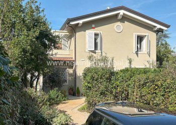 Facciata - Villa via Alessandro Tassoni, Montignoso - foto 22