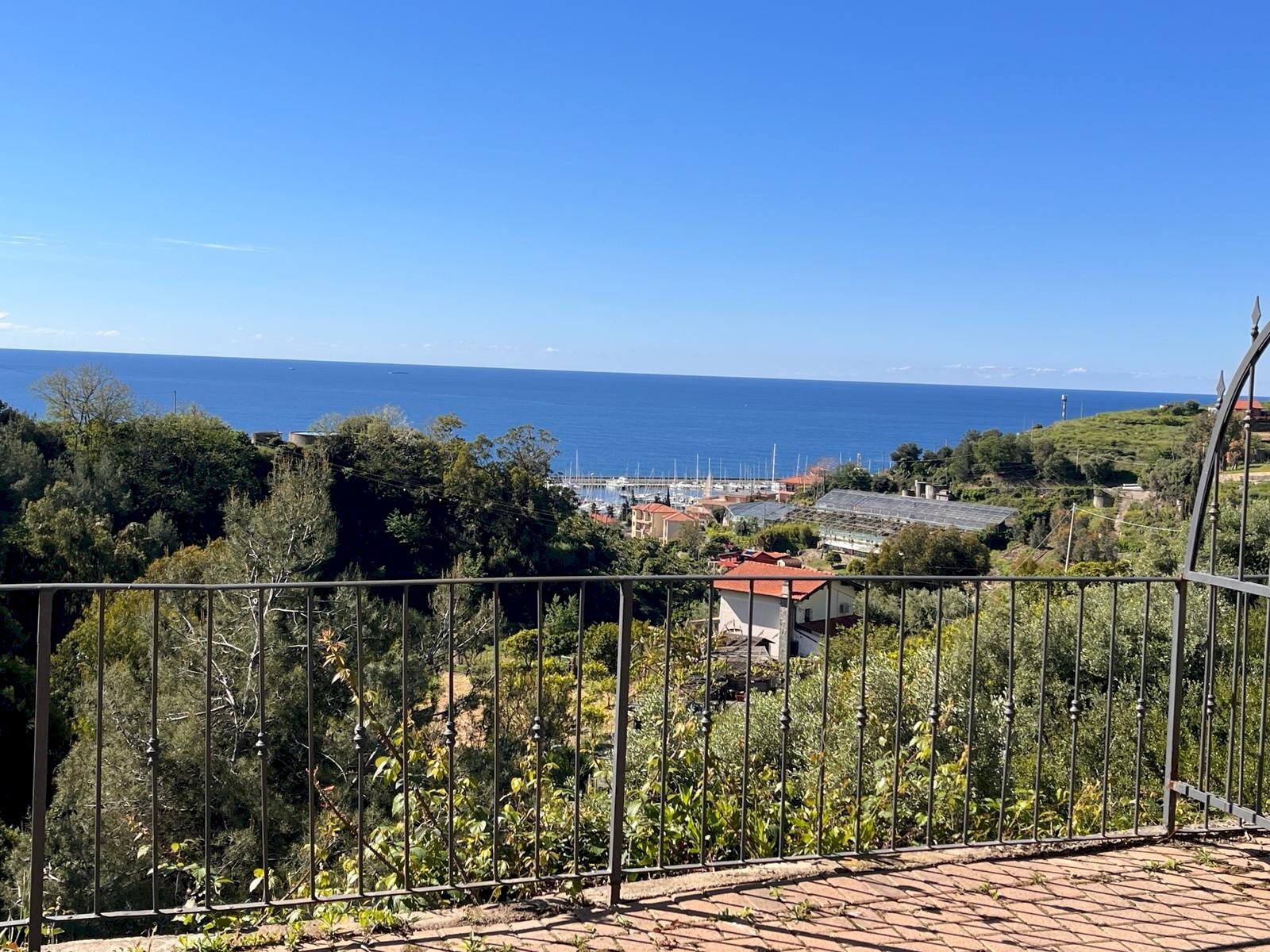 Semi-detached Villa Sanremo - photo 1