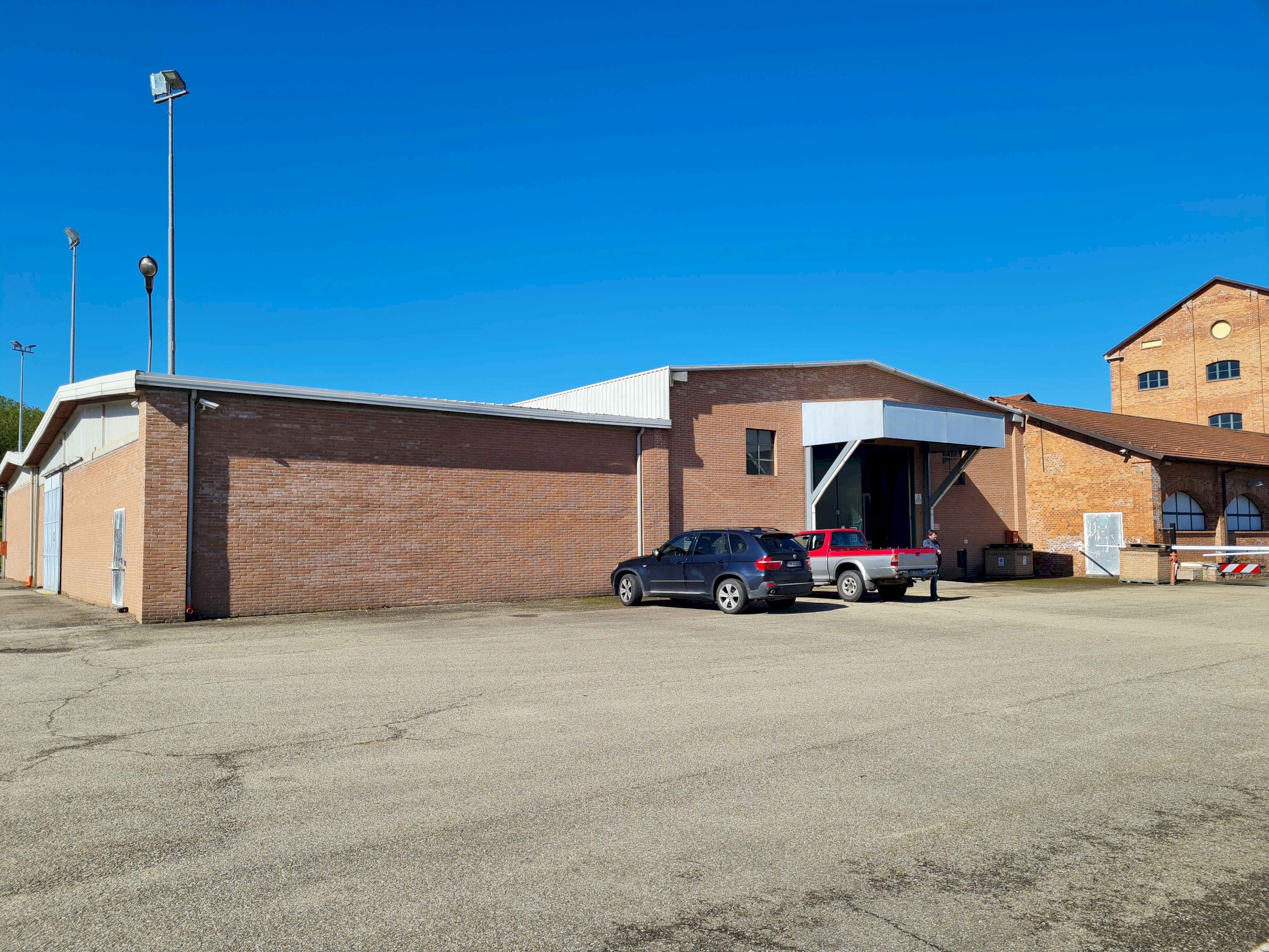 Esterno - Capannone Regione Taverne, 98, Villafranca d'Asti - foto 3