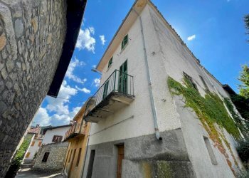 Facciata - Villa a Schiera Frazione Montecapraro, Fabbrica Curone - foto 8