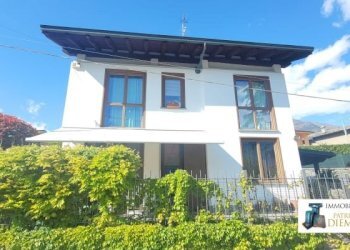 Villa via Edelweiss, Aosta - foto 1