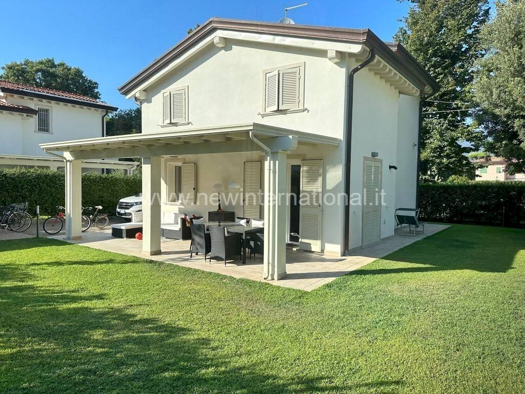 Esterno-Facciata - Villa via Dante Alighieri, Montignoso - foto 1