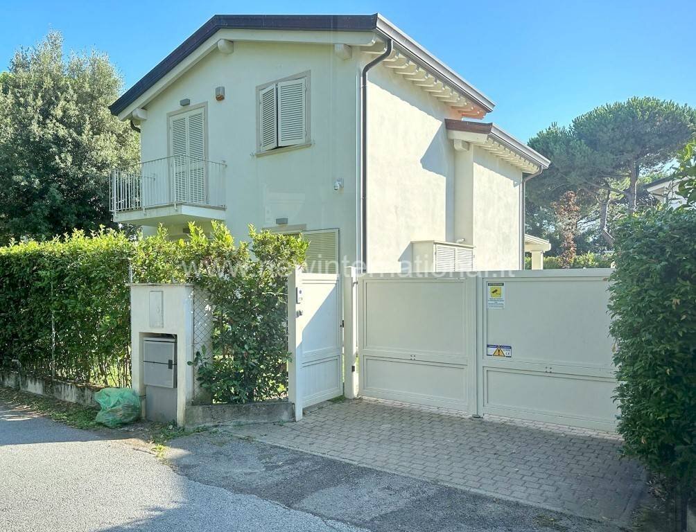 Esterno-Facciata - Villa via Dante Alighieri, Montignoso - foto 3