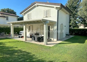 Esterno-Facciata - Villa via Dante Alighieri, Montignoso - foto 1