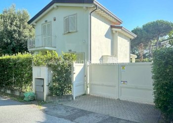 Esterno-Facciata - Villa via Dante Alighieri, Montignoso - foto 3