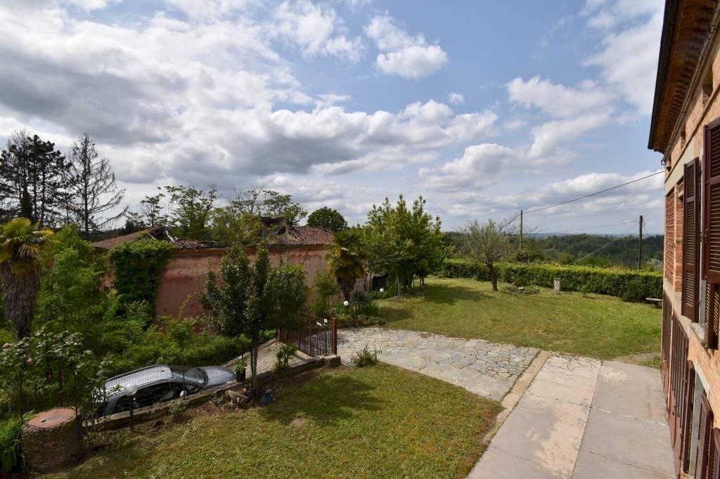 Giardino - Rustico via Dottor Giuseppe Ollino, 6, frazione Santa Caterina, Rocca d'Arazzo - foto 2