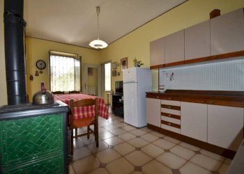 Cucina - Rustico via Dottor Giuseppe Ollino, 6, frazione Santa Caterina, Rocca d'Arazzo - foto 11