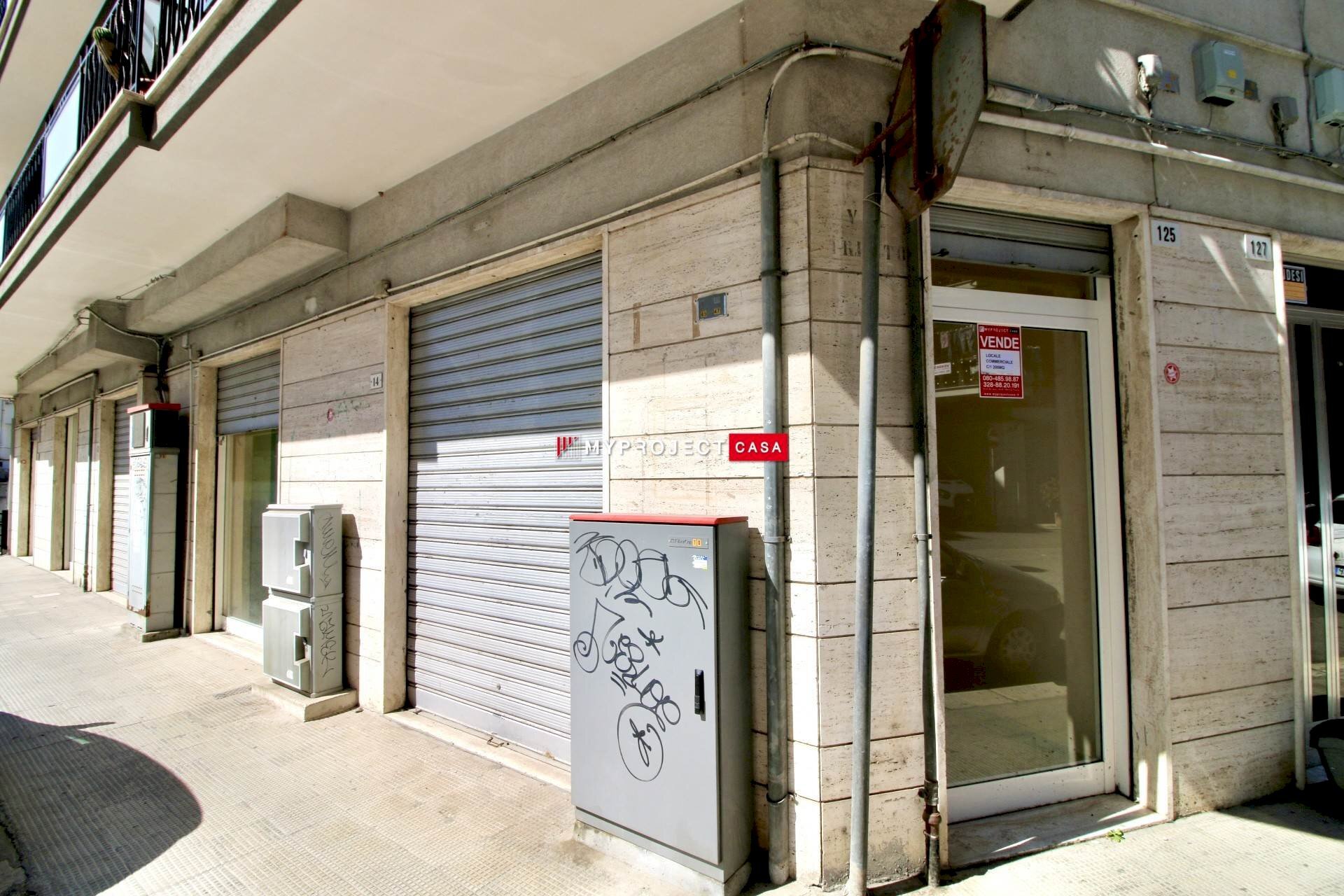 Negozio Via Mulino San Martino, Martina Franca - foto 2