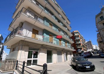 Negozio Via Mulino San Martino, Martina Franca - foto 1