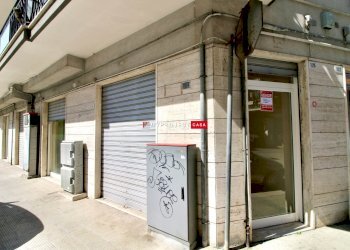 Negozio Via Mulino San Martino, Martina Franca - foto 2