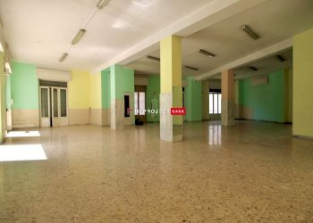 Negozio Via Mulino San Martino, Martina Franca - foto 4