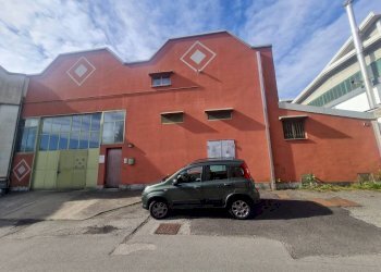 esterno2 - Magazzino via Antonio Pacinotti, Varese - foto 2