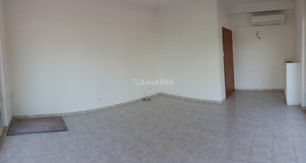 interno - Commercial Premises via Del Pontiere 27/A, Legnago - photo 2