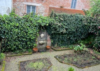 appartamento con giardino lucca centro vendesi.jpe - Appartamento Piazza San Michele 46, Lucca - foto 15