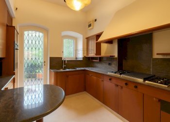 appartamento di ampie dimensioni con giardino e te - Appartamento Piazza San Michele 46, Lucca - foto 5