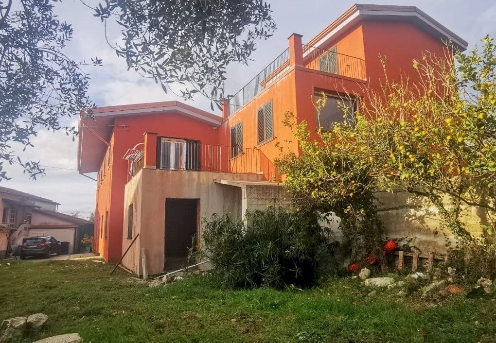 02.jpg - Porzione di casa Via Montecchio 68, Castelnuovo Magra - foto 3