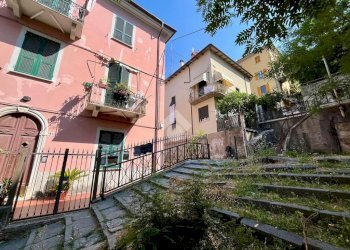 Trilocale Scalinata Lazzaro Spallanzani, La Spezia (zona Stazione) - foto 1