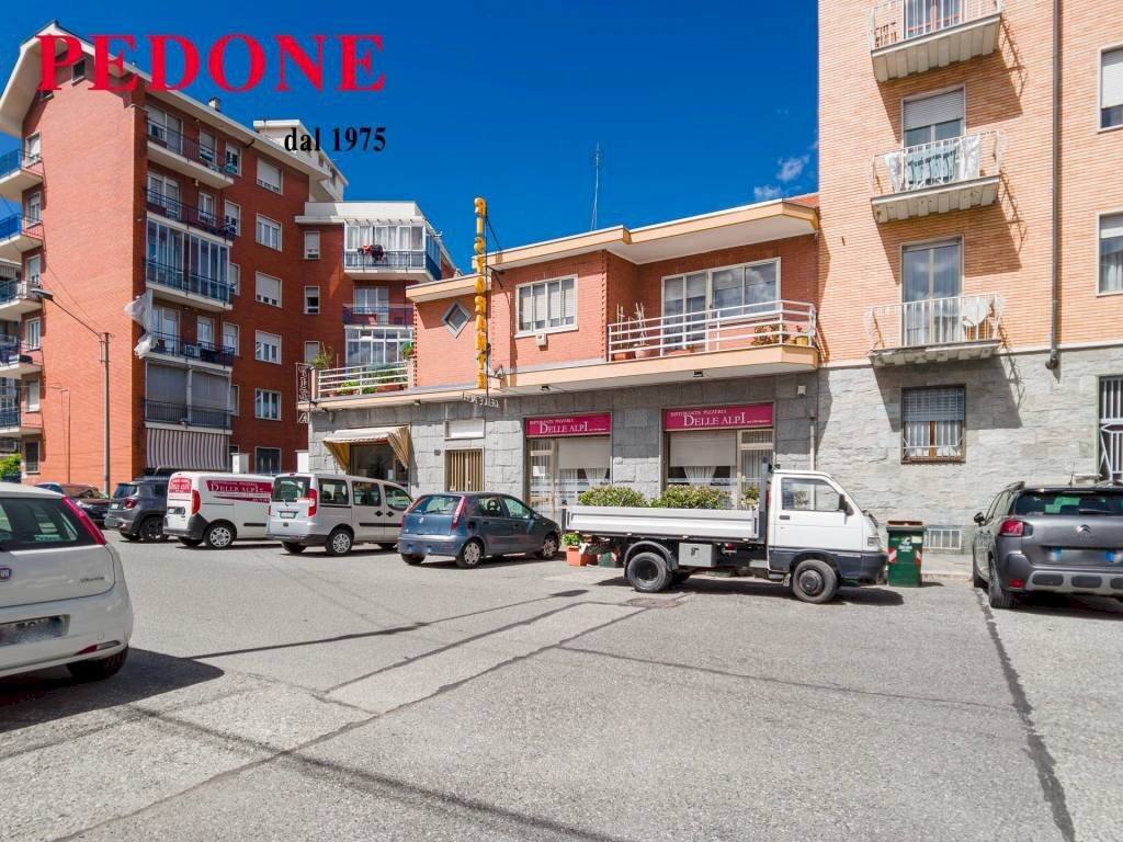 Shop via Giovanni Segantini, 15, Torino (neighborhood Lucento) - photo 1