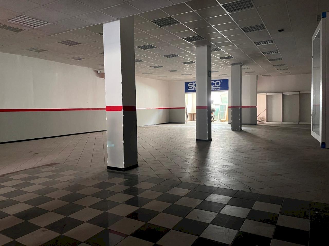 WhatsApp Image 2024-05-16 at 09.31.04 (6).jpeg - Commercial Premises Via Salaria 180, Castel di Lama - photo 1