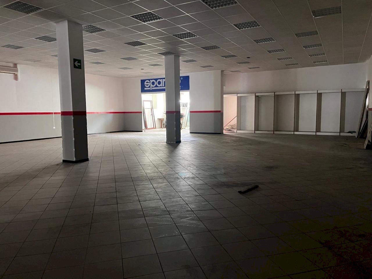 WhatsApp Image 2024-05-16 at 09.31.04 (7).jpeg - Commercial Premises Via Salaria 180, Castel di Lama - photo 2