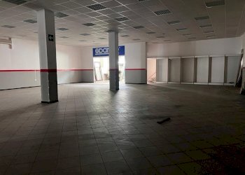 WhatsApp Image 2024-05-16 at 09.31.04 (7).jpeg - Commercial Premises Via Salaria 180, Castel di Lama - photo 2