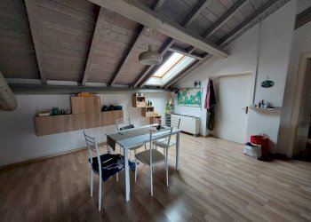 Stanza arredata - Attic via Felice Orrigoni, Varese - photo 1